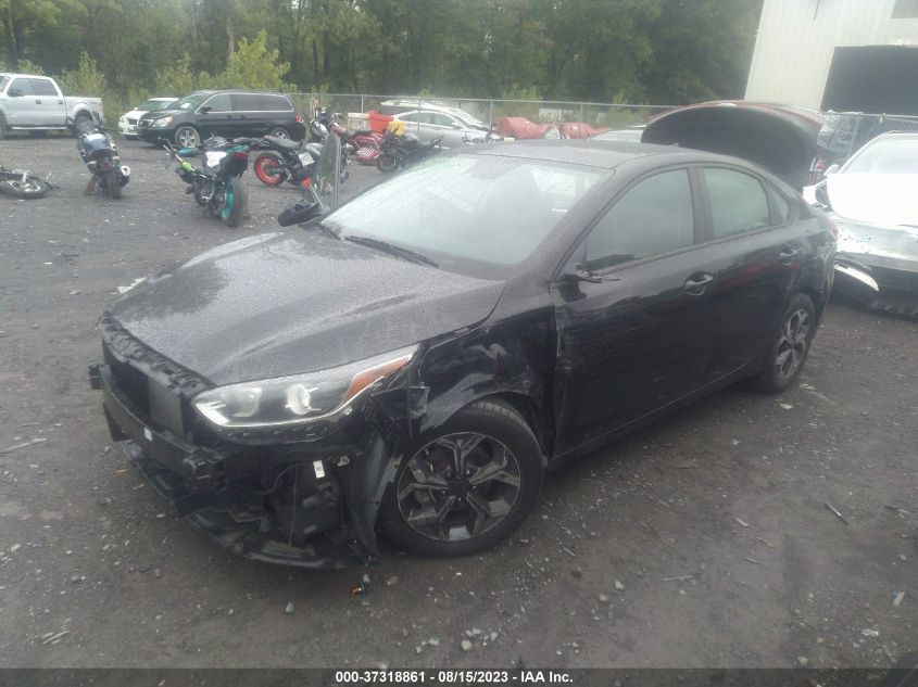 3KPF24AD7LE163107 Kia Forte LXS 2