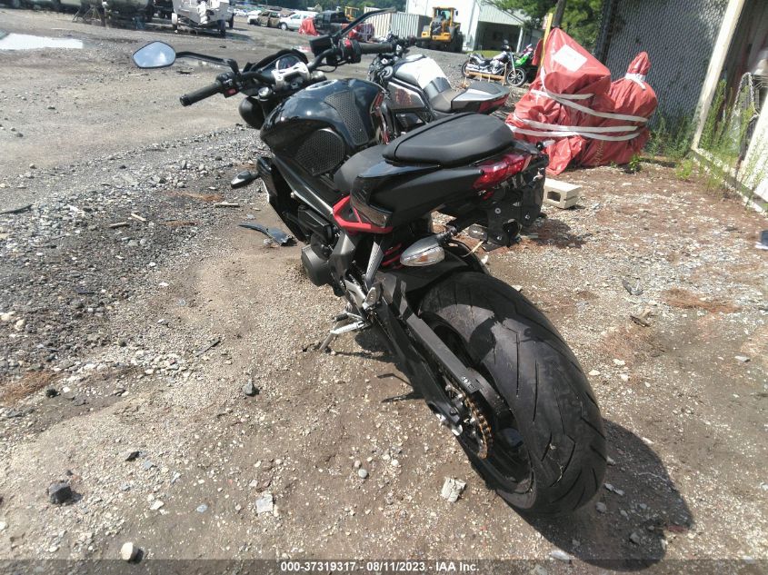 2022 TRIUMPH MOTORCYCLE STREET TRIPLE R SMTA534D8NTAW2521