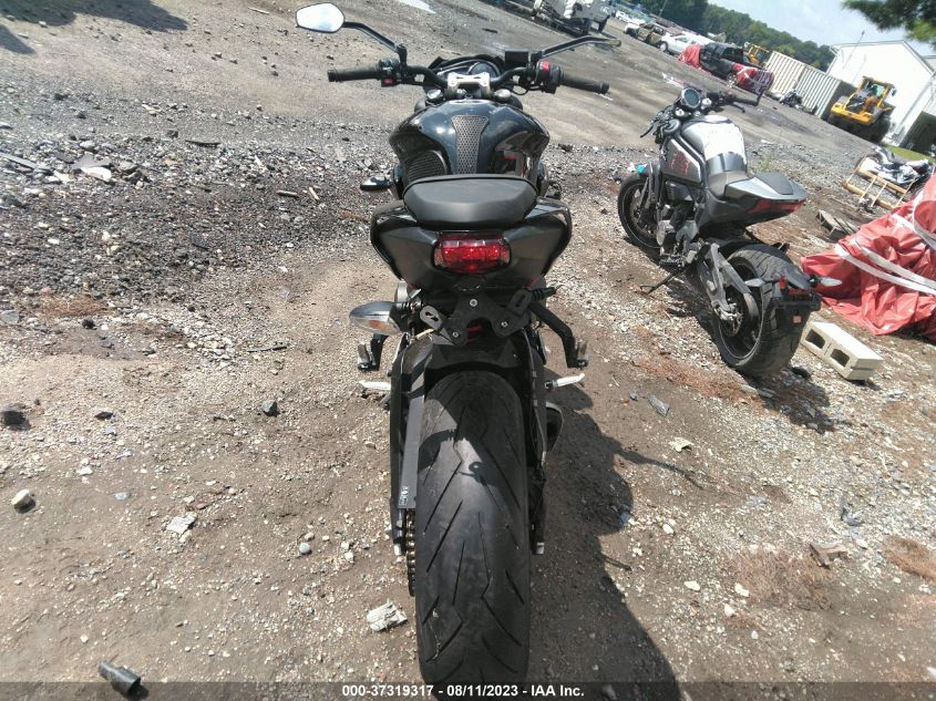 2022 TRIUMPH MOTORCYCLE STREET TRIPLE R SMTA534D8NTAW2521