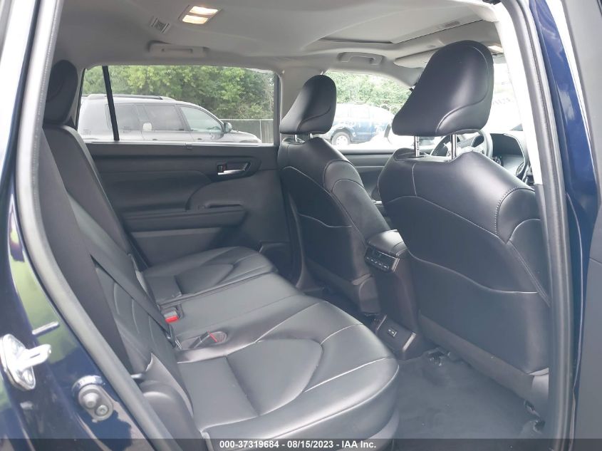 2022 TOYOTA HIGHLANDER XLE - 5TDGZRBH6NS184263