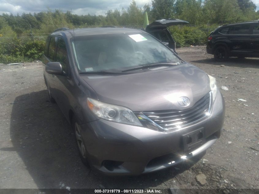 TOYOTA-SIENNA-5TDKK3DC7ES522427