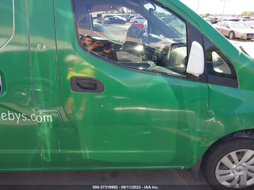 2015 NISSAN NV200 2.5S/2.5SV - 3N6CM0KN9FK693451