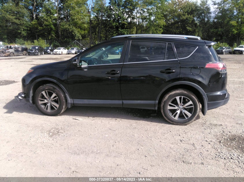 VIN 2T3RFREV3HW687139 2017 TOYOTA RAV4 XLE
