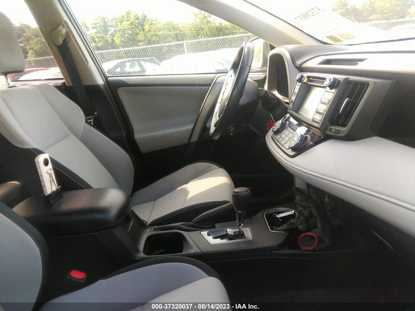 VIN 2T3RFREV3HW687139 2017 TOYOTA RAV4 XLE