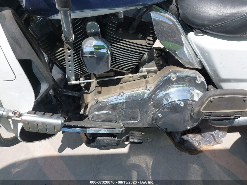 2015 HARLEY-DAVIDSON FLHTCUTG TRI GLIDE ULTRA 1HD1MAL14FB850518