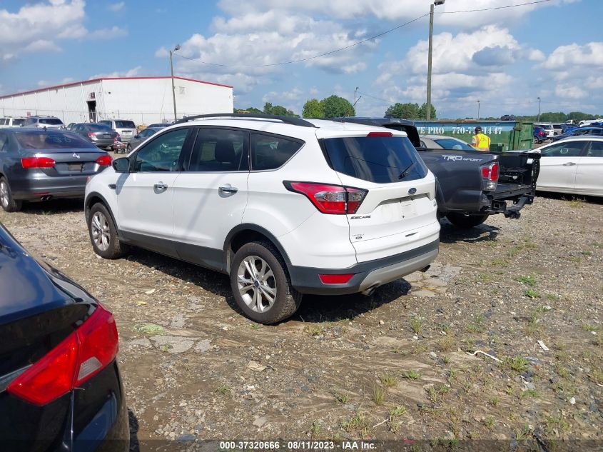 2018 FORD ESCAPE SE - 1FMCU9GD1JUC10594