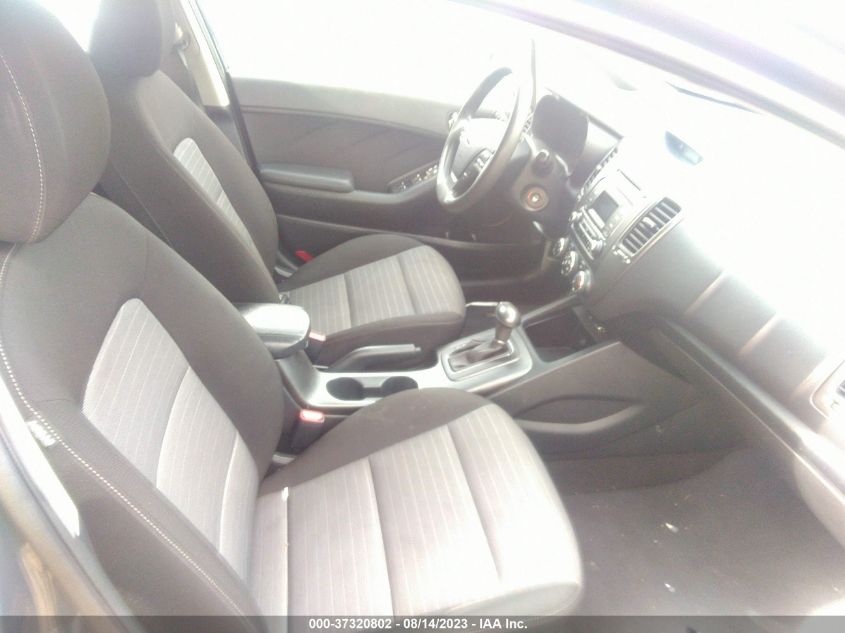 2016 KIA FORTE 5-DOOR LX KNAFK5A8XG5570426