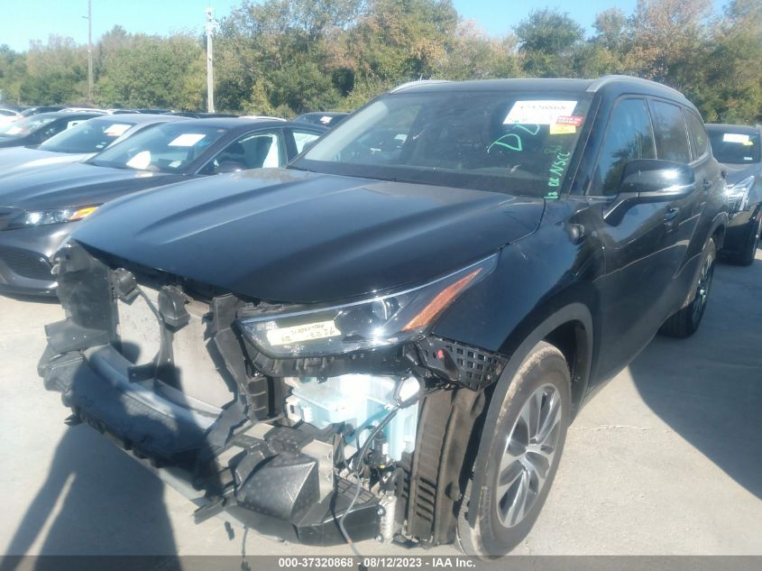 2022 TOYOTA HIGHLANDER XLE - 5TDGZRAH3NS539228