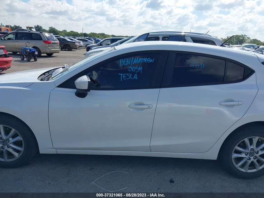 VIN 3MZBN1K70JM190212 2018 MAZDA MAZDA3 5-DOOR SPORT