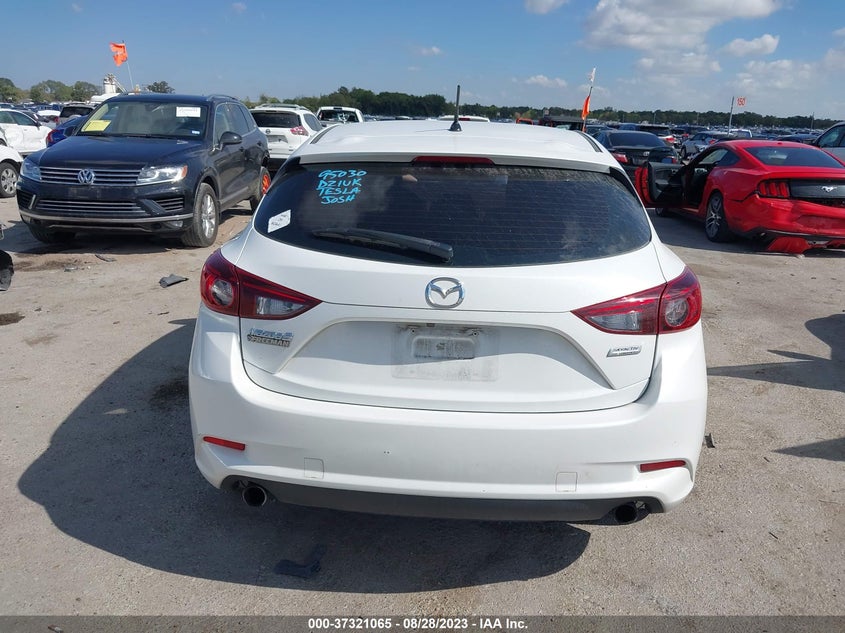 VIN 3MZBN1K70JM190212 2018 MAZDA MAZDA3 5-DOOR SPORT