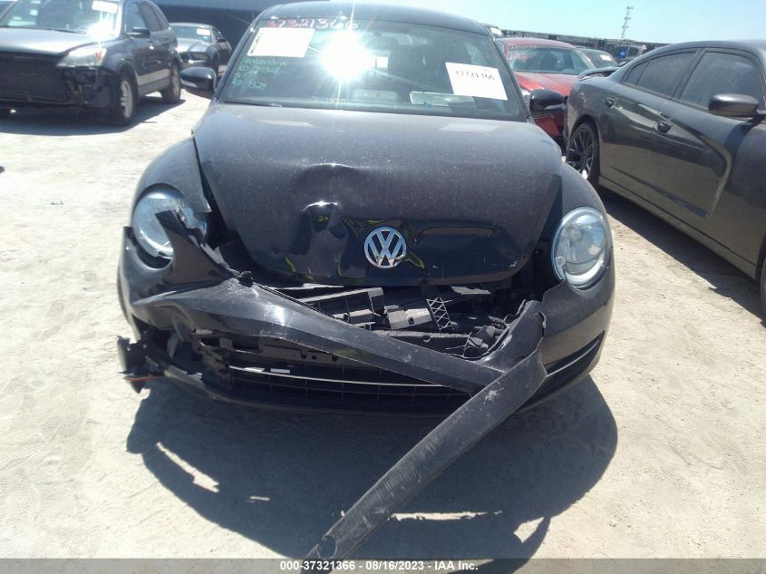 2014 VOLKSWAGEN BEETLE COUPE 2.0L TDI W/SUN/SOUND/NAV - 3VWJL7AT8EM658700