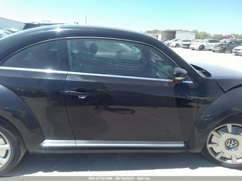 2014 VOLKSWAGEN BEETLE COUPE 2.0L TDI W/SUN/SOUND/NAV - 3VWJL7AT8EM658700
