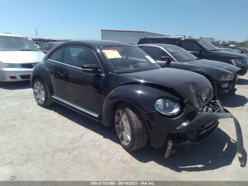 2014 VOLKSWAGEN BEETLE COUPE 2.0L TDI W/SUN/SOUND/NAV - 3VWJL7AT8EM658700