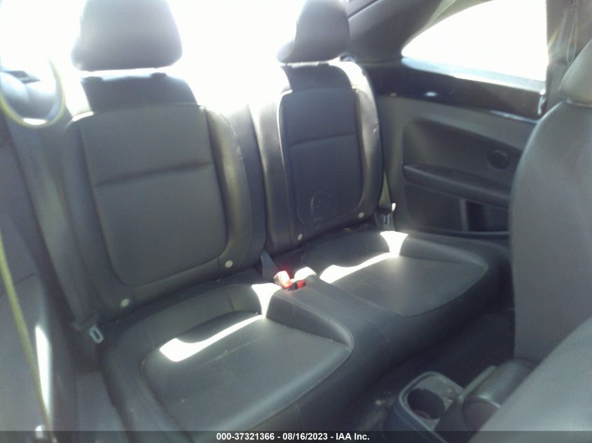 2014 VOLKSWAGEN BEETLE COUPE 2.0L TDI W/SUN/SOUND/NAV - 3VWJL7AT8EM658700