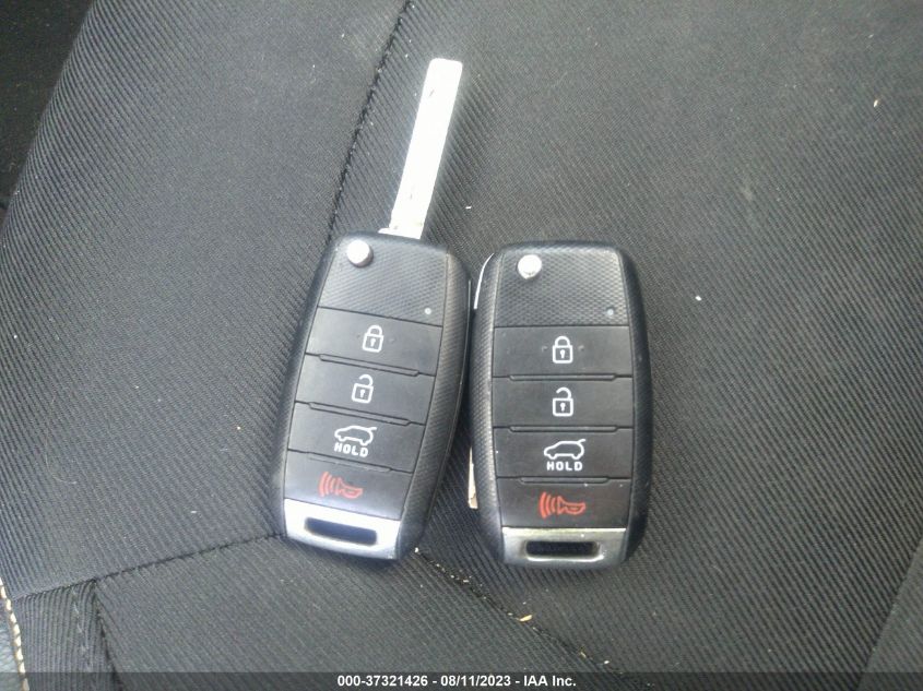 2015 KIA SOUL + - KNDJP3A50F7768072
