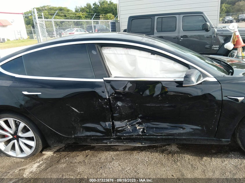 VIN 5YJ3E1EB1KF476969 2019 TESLA MODEL 3