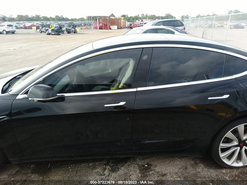VIN 5YJ3E1EB1KF476969 2019 TESLA MODEL 3
