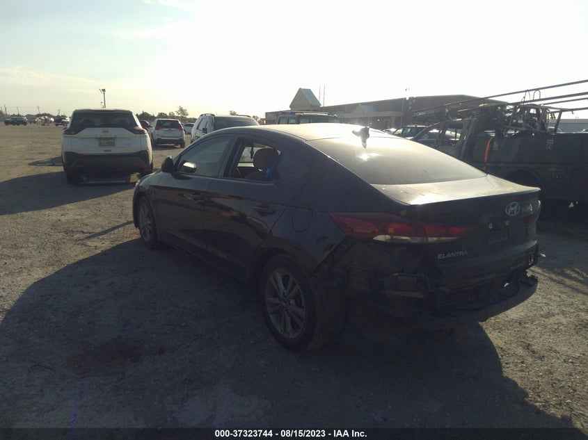 VIN KMHD84LF4JU591621 2018 HYUNDAI ELANTRA SEL