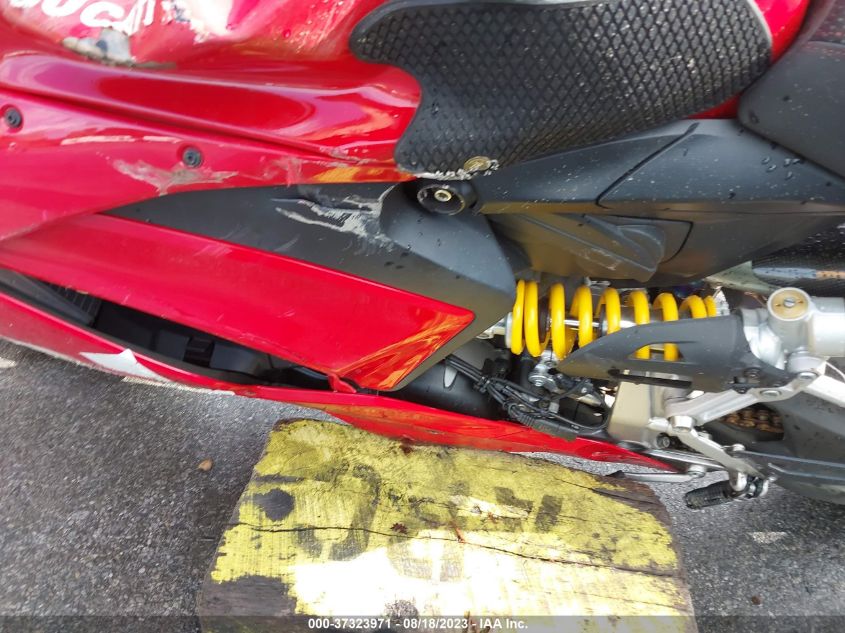 2021 DUCATI PANIGALE V2 - ZDMHAATW8MB003166