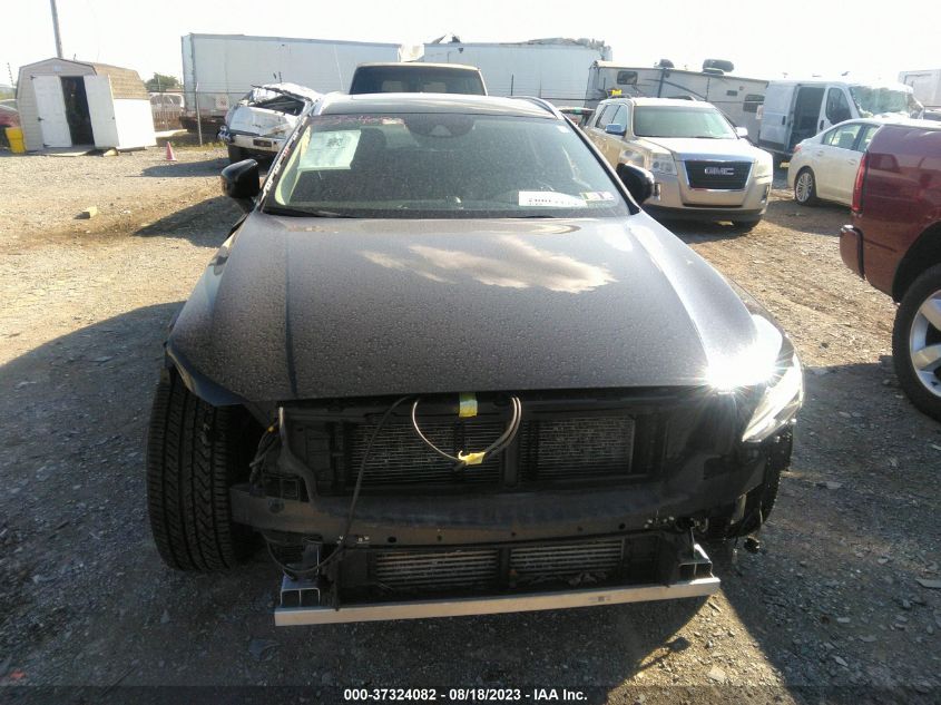 2018 VOLVO V90 CROSS COUNTRY YV4A22NL1J1017069