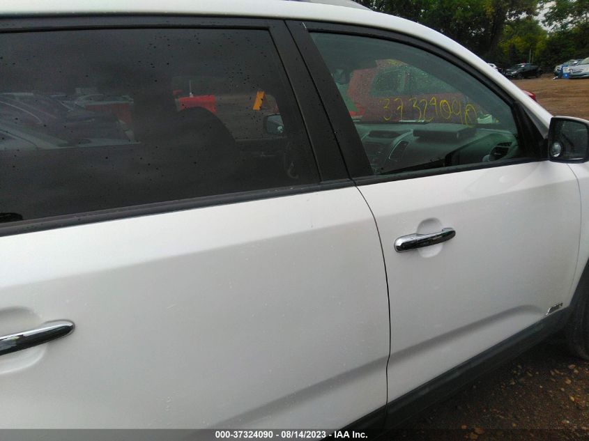 2014 KIA SORENTO LX - 5XYKTCA61EG530189