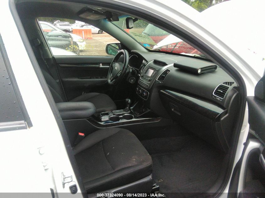 2014 KIA SORENTO LX - 5XYKTCA61EG530189