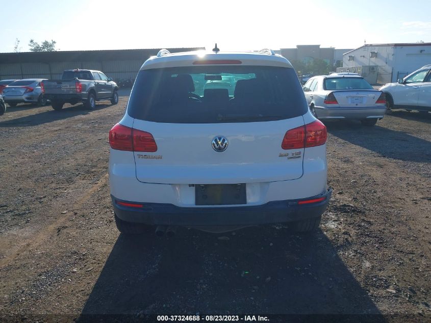 2013 VOLKSWAGEN TIGUAN SE W/SUNROOF & NAV - WVGBV7AX3DW542657