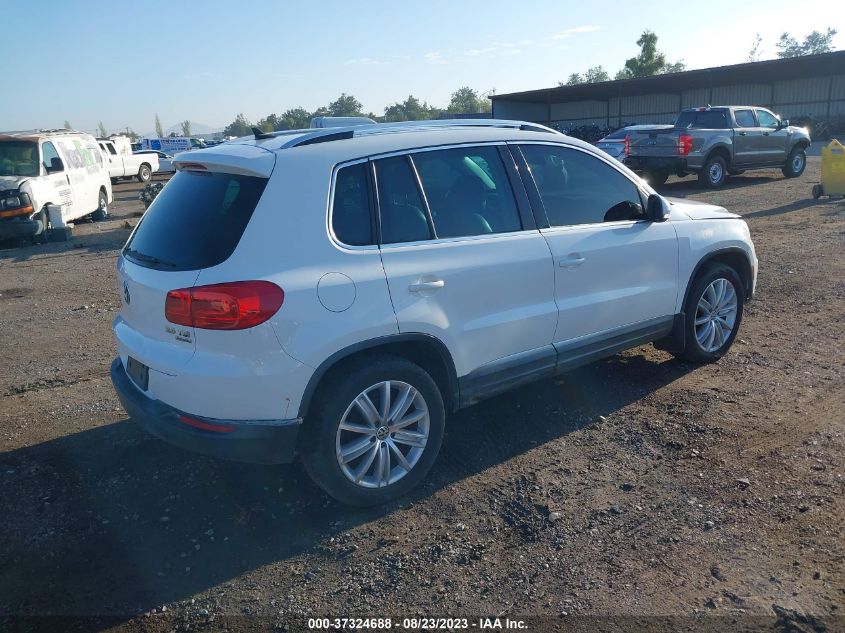 2013 VOLKSWAGEN TIGUAN SE W/SUNROOF & NAV - WVGBV7AX3DW542657