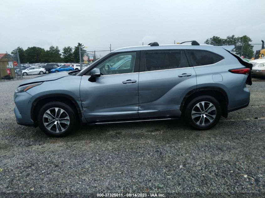 2022 TOYOTA HIGHLANDER XLE - 5TDGZRBHXNS225266