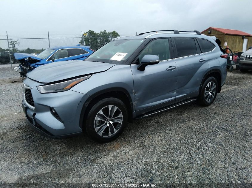 2022 TOYOTA HIGHLANDER XLE - 5TDGZRBHXNS225266