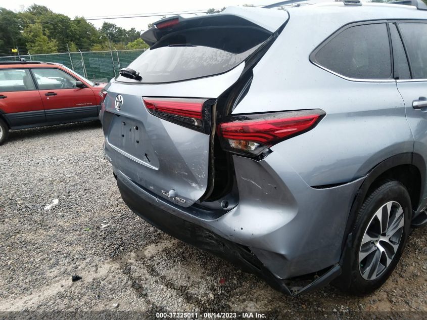 2022 TOYOTA HIGHLANDER XLE - 5TDGZRBHXNS225266