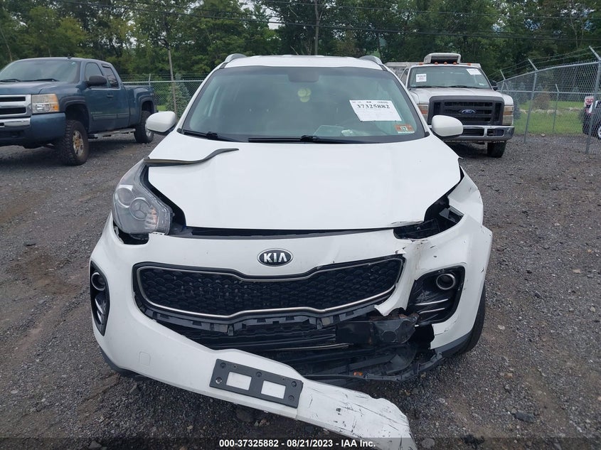 VIN KNDPMCAC8J7407943 2018 KIA SPORTAGE LX