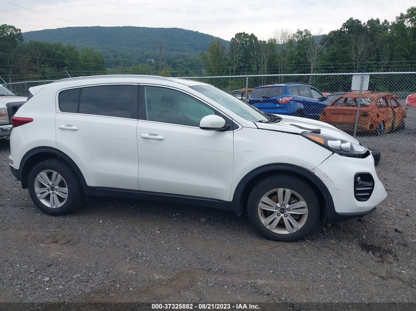 VIN KNDPMCAC8J7407943 2018 KIA SPORTAGE LX