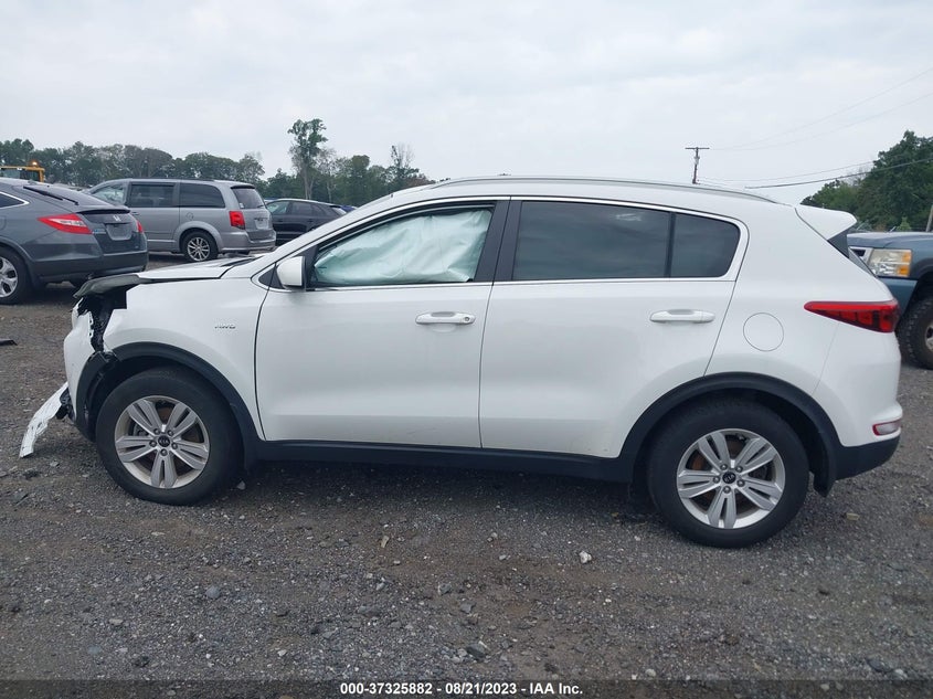 VIN KNDPMCAC8J7407943 2018 KIA SPORTAGE LX