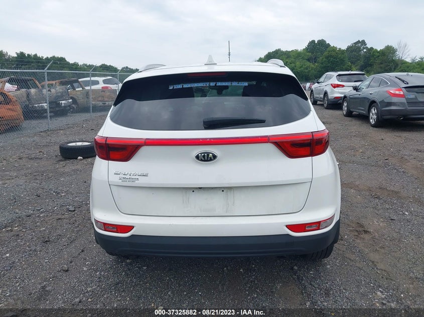 VIN KNDPMCAC8J7407943 2018 KIA SPORTAGE LX