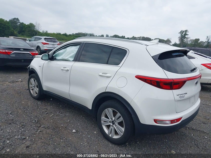 VIN KNDPMCAC8J7407943 2018 KIA SPORTAGE LX