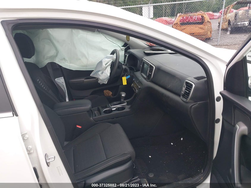 VIN KNDPMCAC8J7407943 2018 KIA SPORTAGE LX