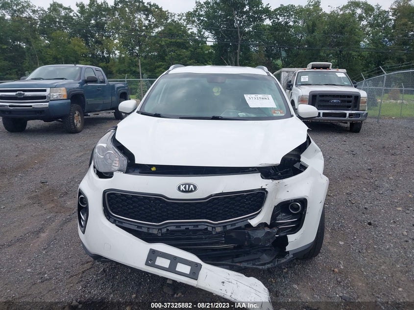 VIN KNDPMCAC8J7407943 2018 KIA SPORTAGE LX