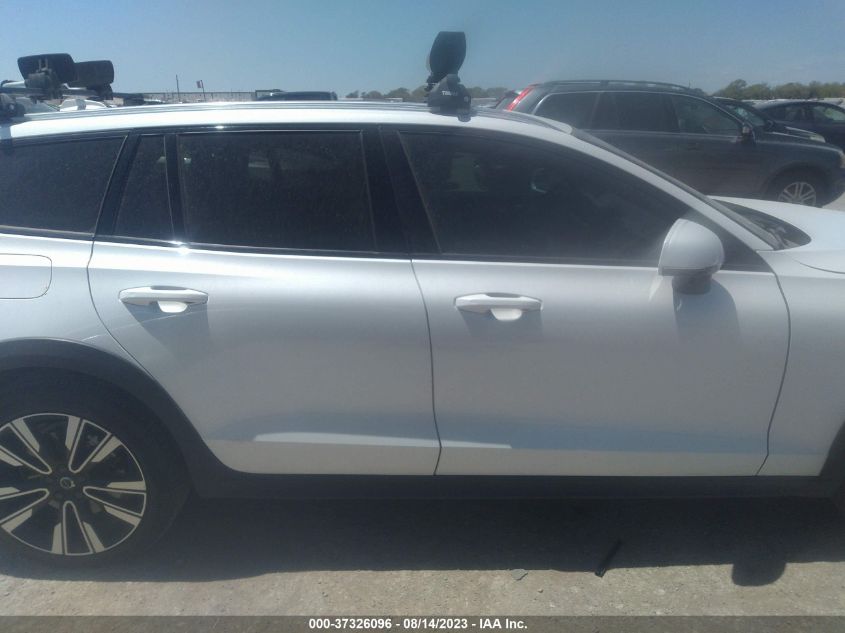 2021 VOLVO V60 CROSS COUNTRY - YV4102WK8M1068584