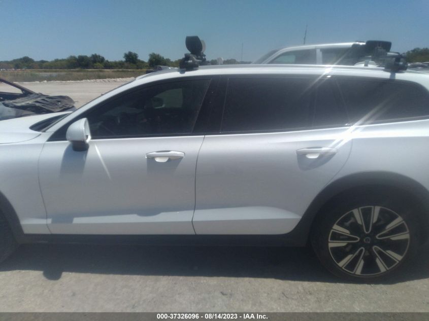 2021 VOLVO V60 CROSS COUNTRY - YV4102WK8M1068584