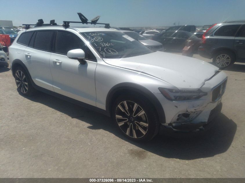 2021 VOLVO V60 CROSS COUNTRY - YV4102WK8M1068584
