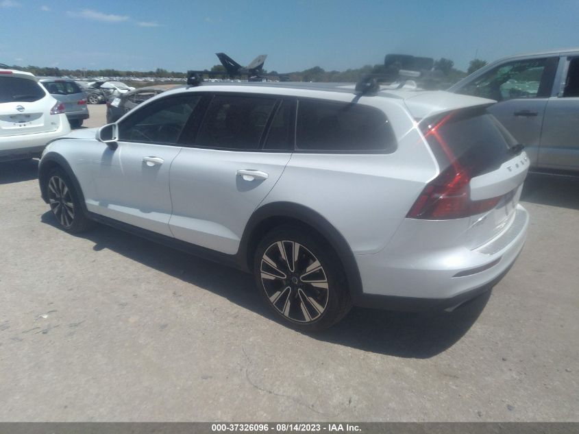 2021 VOLVO V60 CROSS COUNTRY - YV4102WK8M1068584