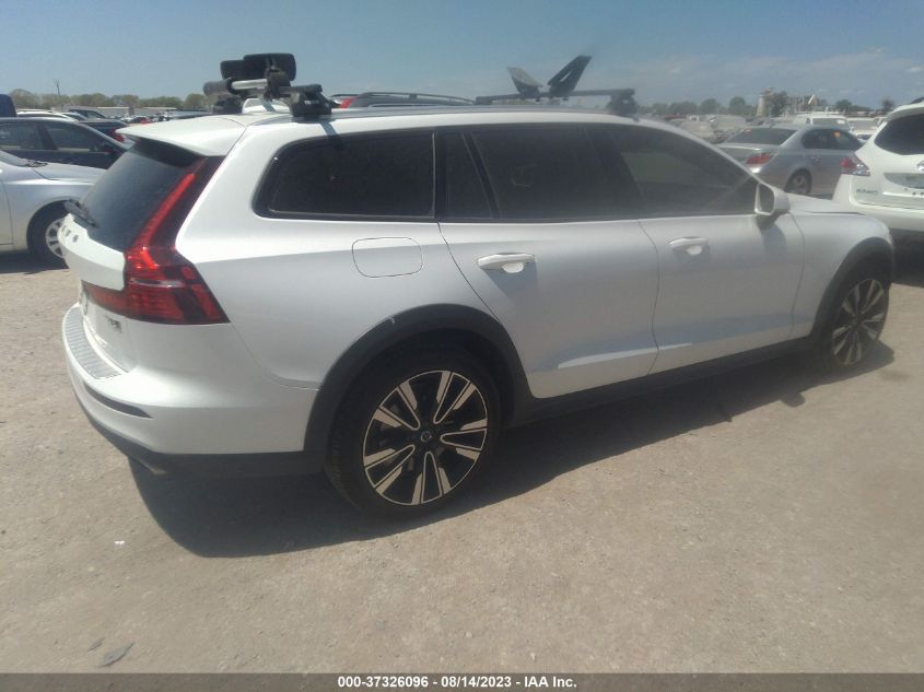 2021 VOLVO V60 CROSS COUNTRY - YV4102WK8M1068584