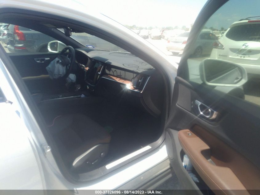 2021 VOLVO V60 CROSS COUNTRY - YV4102WK8M1068584