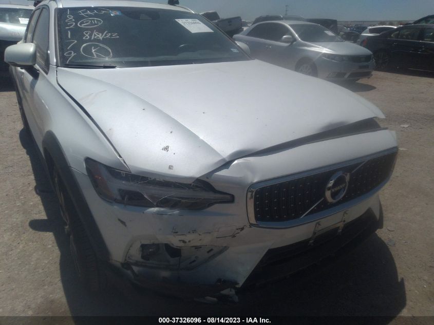 2021 VOLVO V60 CROSS COUNTRY - YV4102WK8M1068584