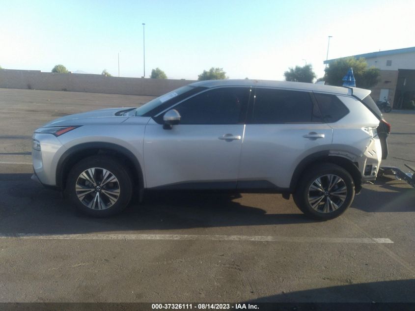 JN8AT3BA5MW012381 Nissan Rogue SV 15