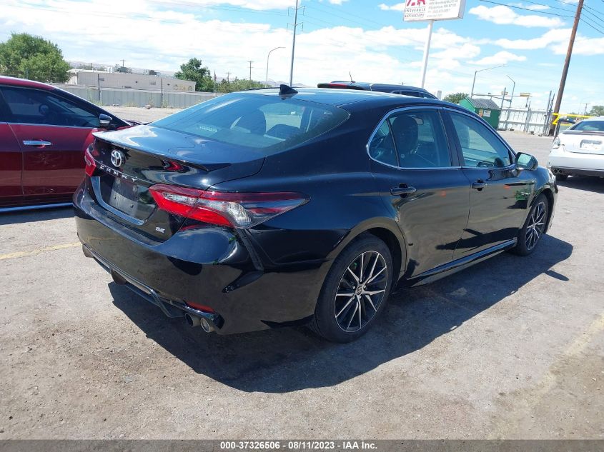 4T1G11AK5NU625748 Toyota Camry SE 4