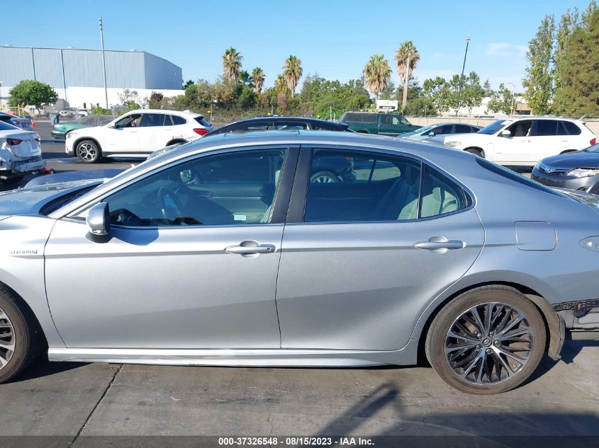2018 TOYOTA CAMRY HYBRID/LE/XLE/SE - 4T1B21HK3JU003138