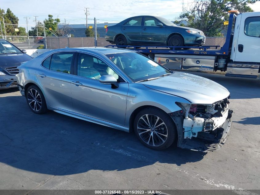 2018 TOYOTA CAMRY HYBRID/LE/XLE/SE - 4T1B21HK3JU003138