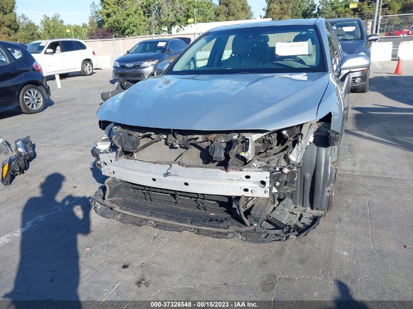 2018 TOYOTA CAMRY HYBRID/LE/XLE/SE - 4T1B21HK3JU003138